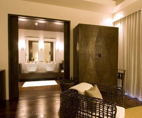 Abaca Boutique